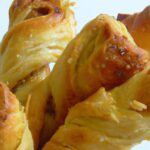 Delicious Indian Spiced Puff Pastry Twists: A Flavorful Snack