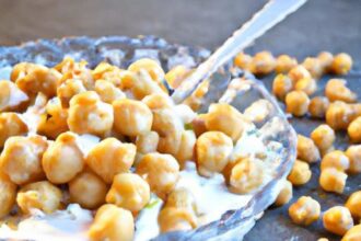 Chickpea Fatteh: A Delicious Yogurt Delight to Savor