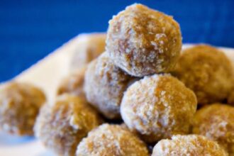 Deliciously Nutritious: Crafting Date Biscuit Balls at Home